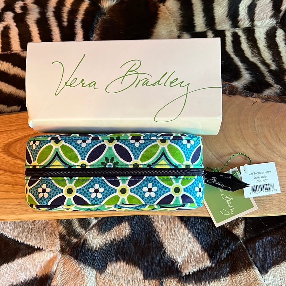 NWT VERA BRADLEY Sunglasses 🕶 case. Daisy Daisy